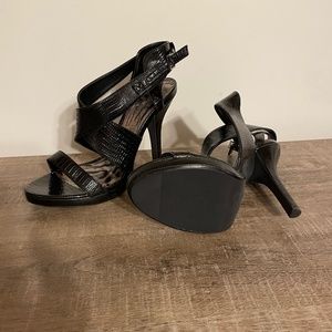 Womens DELICIOUS Brand Black ankle wrap heels.